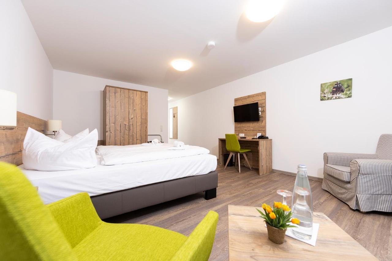 Apartment mit Balkon